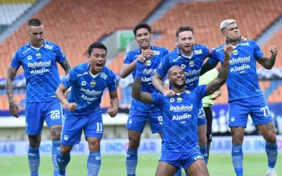 Skuad Persib siap curi poin di kandang PSBS Biak. Foto : Ist