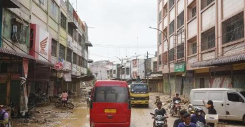 Aktifitas warga di Aceh Tamiang yang sudah mulai menggeliat. Foto : Ist