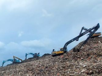 Aktivitas pengelolaan sampah di TPA Cipeucang, Tangsel. (Dok. Humas Pemkot Tangsel)