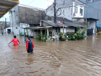 Wakil Wali Kota Tangsel, Pilar Saga Ichsan sebut akan lakukan evaluasi total menyusul terjadinya banjir di puluhan titik.