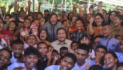 Presiden Prabowo saat berada di Pulau Miangas. Foto : Ist