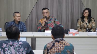 PELAYANAN PRIMA. Sekda Tangsel, Bambang Noertjahjo saat memberi pesan kepada ASN untuk memberi pelayanan yang prima bagi masyarakat.