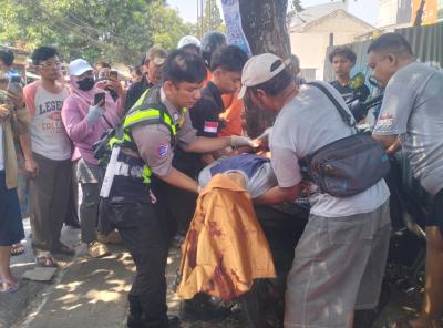 Pengendara motor tewas usai tabrakan tunggal di Jalan Salak Raya, Kecamatan Pamulang, Senin (14/9) pagi. Foto : Ist