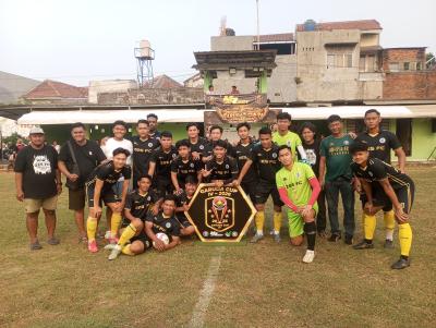 Skuad ZES FC melaju ke babak 32 besar dengan mengalahkan Rengas Muda FC pada Minggu (27/09/2026).(red/tangselpos.id).